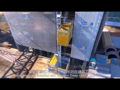 Grue de construction de support et de pignon, troisième porte sur le long côté de la cage